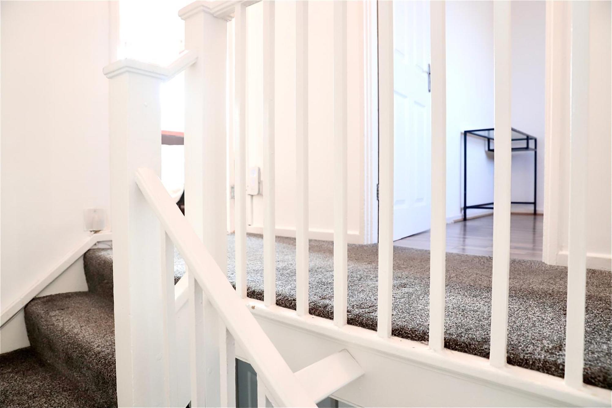 Maitland Luxury 2 Bedroom Greenwich With Good Living Space Sleeps 5 Guest- 1 Minute From Greenwich Dlr Station Londra